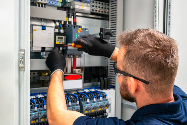 Best Local Electrician Companies  in Maple Heights, OH