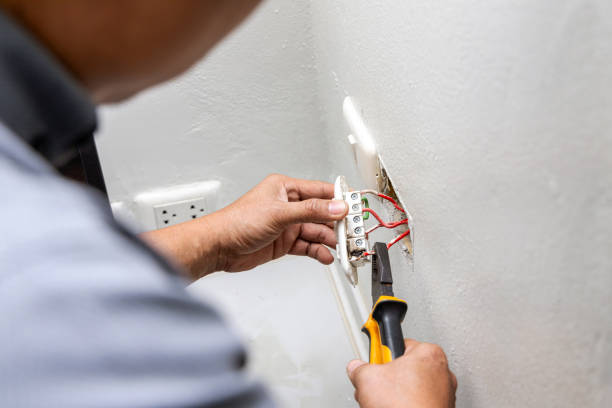 Best Affordable Emergency Electrician  in Maple Heights, OH